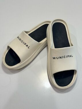 Municipal Podium Slides In Natural/Cream Foam Sandals - Men's Size 11 - Recovery